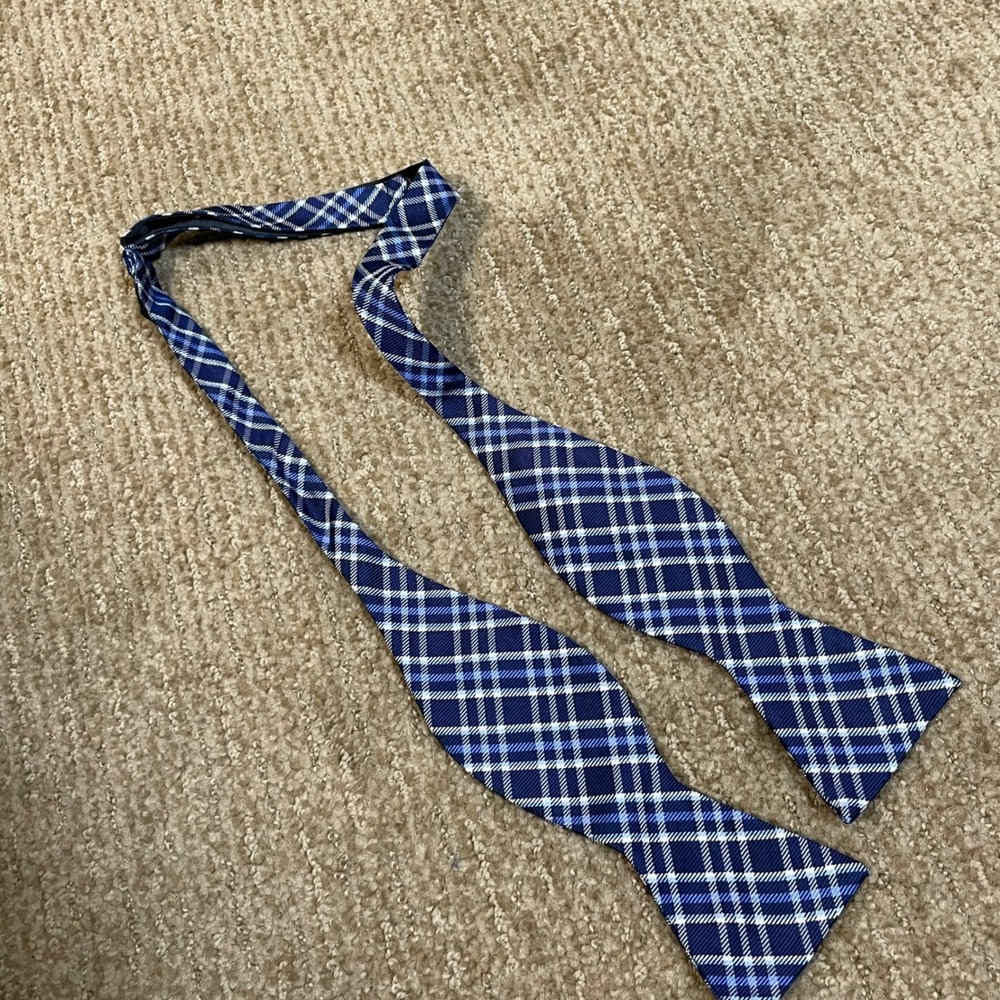 Countess Mara Bow Tie Mens OS Blue Plaid Silk Self-Tie Adjustable Classic Preppy